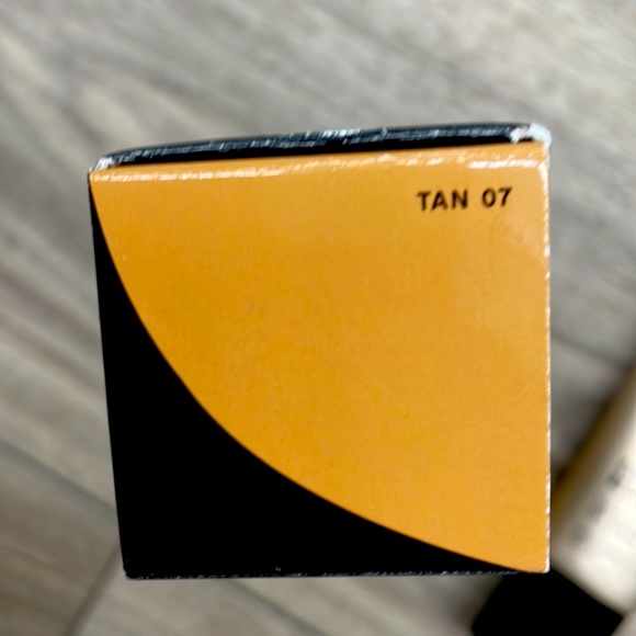 bareMinerals Complexion Rescue - Picture 2 of 2